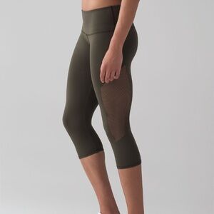 Lululemon Reveal Crop (NWT)